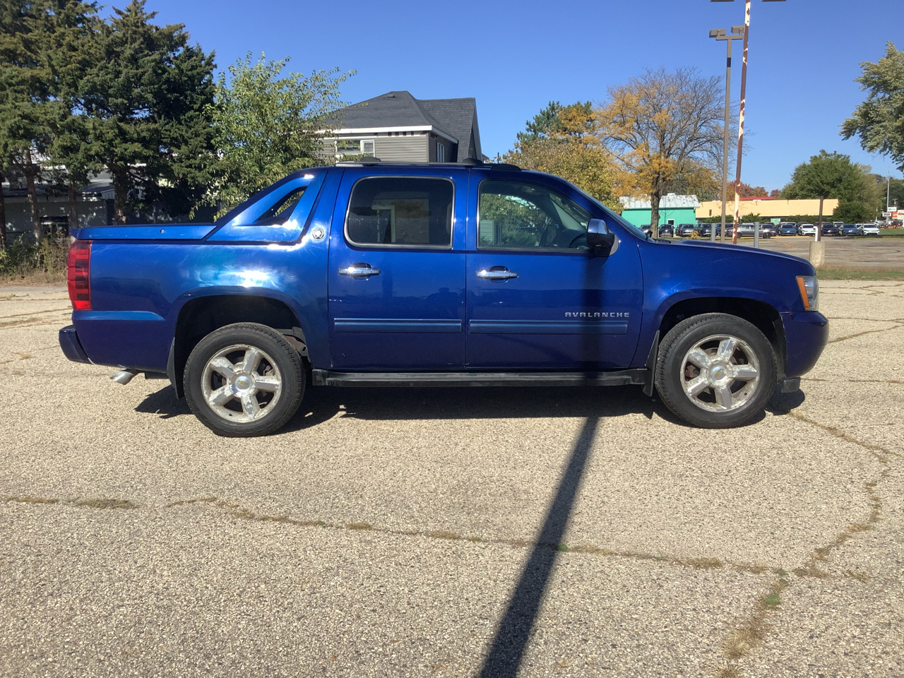 Chevrolet Avalanche LS 4WD 2013