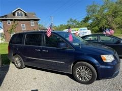 2016 Chrysler Town & Country 