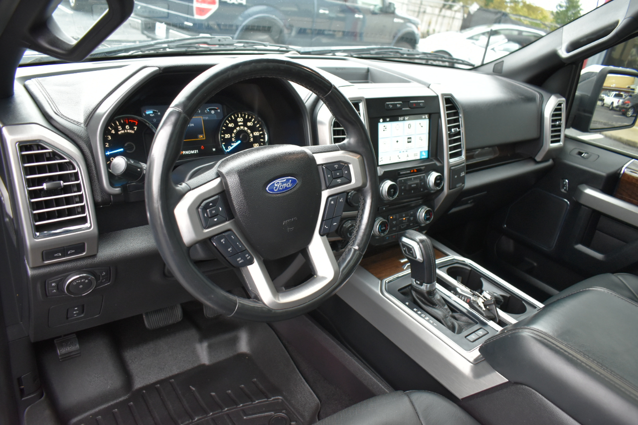 Ford F-150 Platinum SuperCrew 4WD 2017 Ford F-150 Platinum SuperCrew 4WD 2017