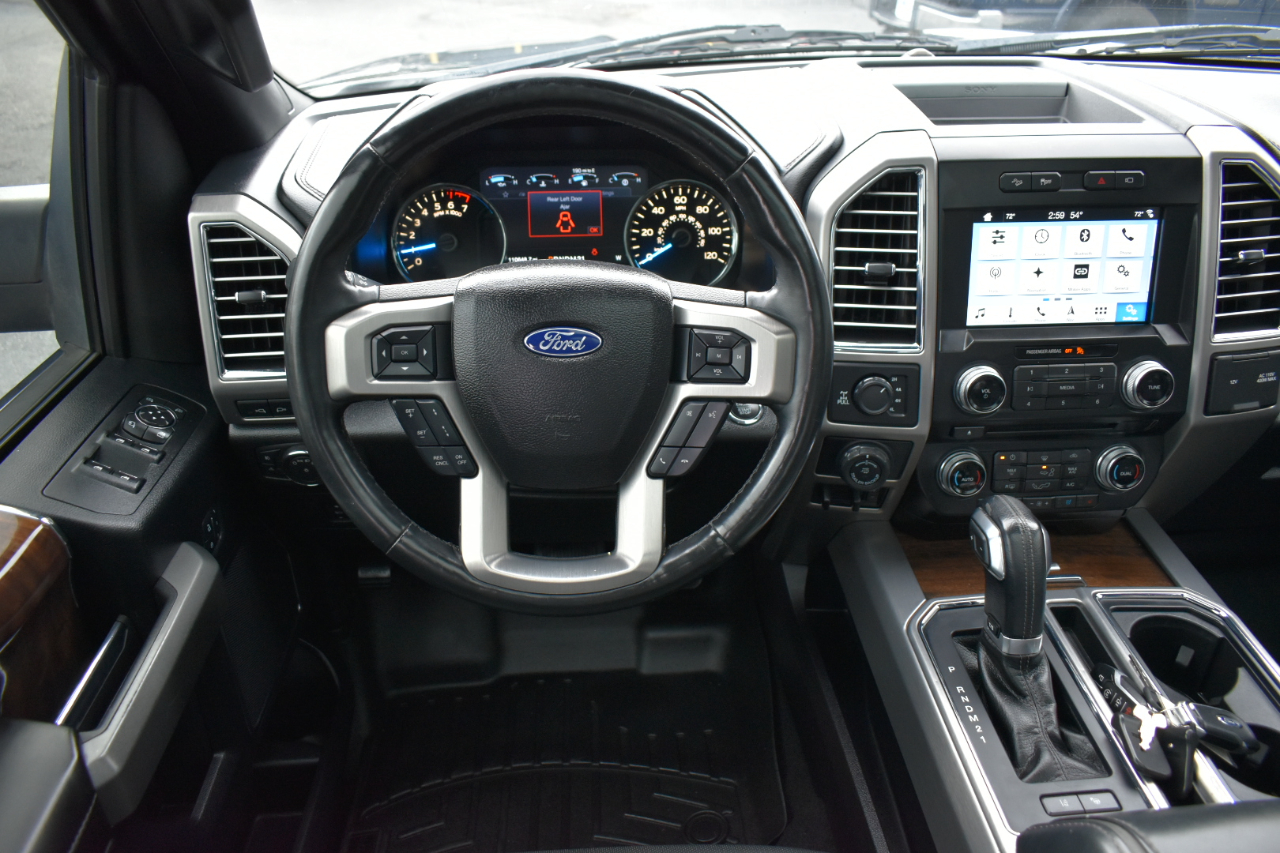 Ford F-150 Platinum SuperCrew 4WD 2017 Ford F-150 Platinum SuperCrew 4WD 2017