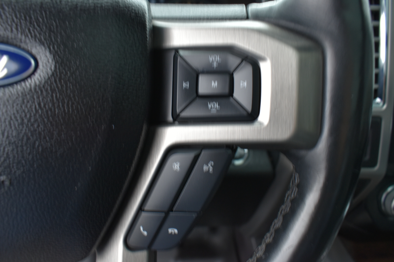 Ford F-150 Platinum SuperCrew 4WD 2017 Ford F-150 Platinum SuperCrew 4WD 2017