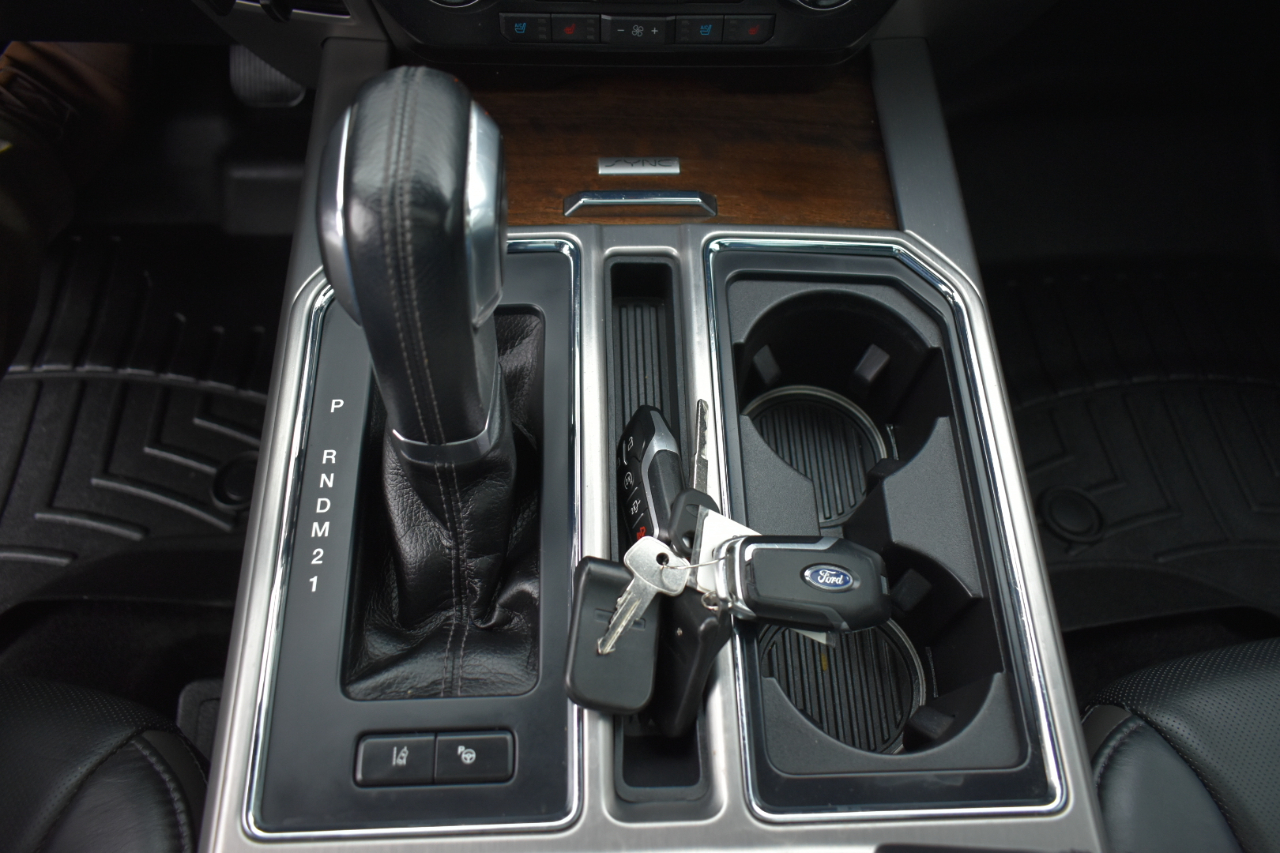 Ford F-150 Platinum SuperCrew 4WD 2017 Ford F-150 Platinum SuperCrew 4WD 2017