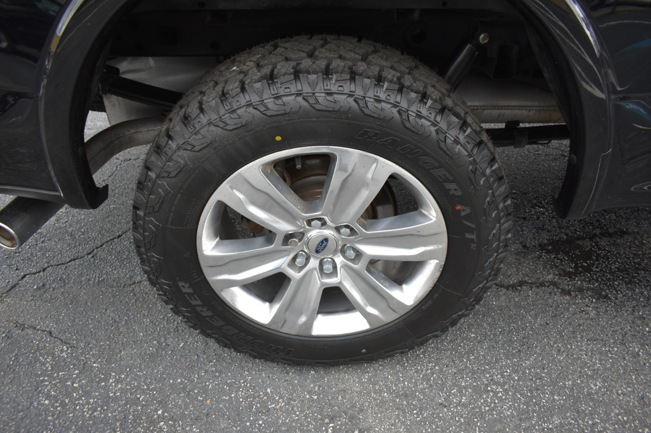 Ford F-150 Platinum SuperCrew 4WD 2017 Ford F-150 Platinum SuperCrew 4WD 2017