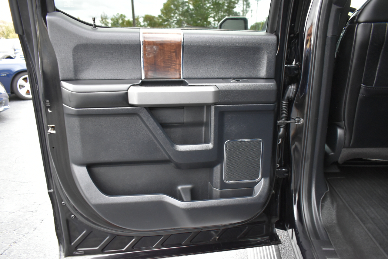 Ford F-150 Platinum SuperCrew 4WD 2017 Ford F-150 Platinum SuperCrew 4WD 2017