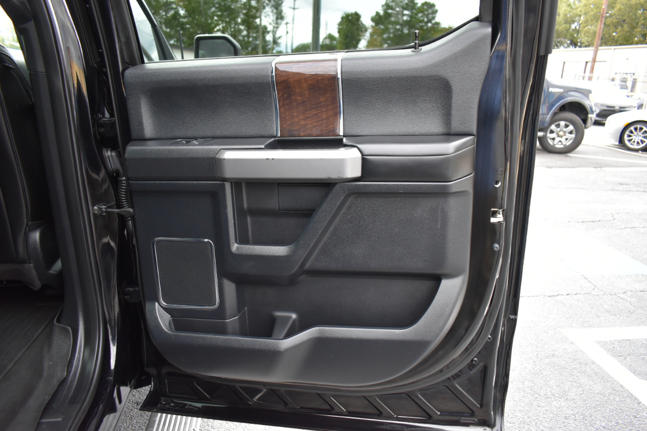 Ford F-150 Platinum SuperCrew 4WD 2017 Ford F-150 Platinum SuperCrew 4WD 2017