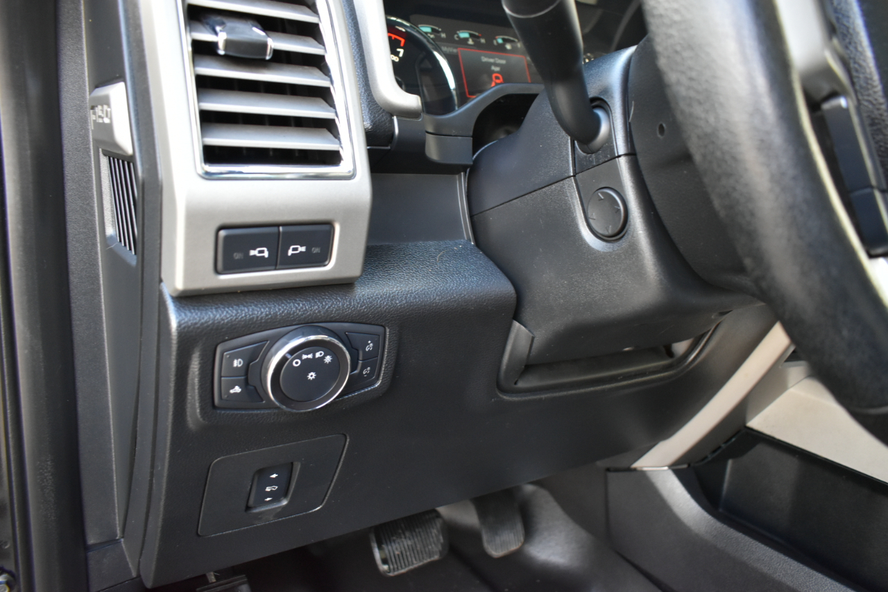 Ford F-150 Lariat SuperCrew 4WD 2015 Ford F-150 Lariat SuperCrew 4WD 2015