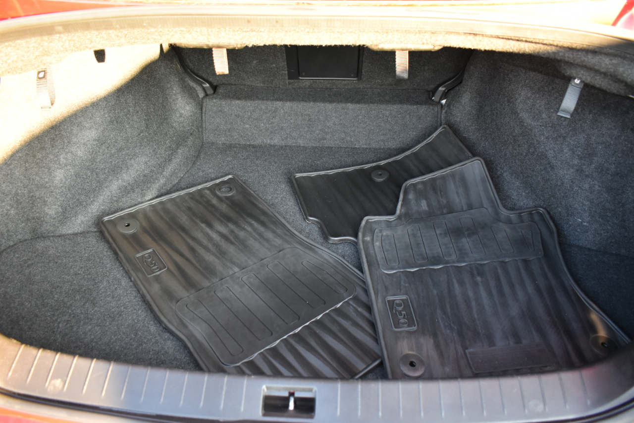 Infiniti Q50 Red Sport 400 2021