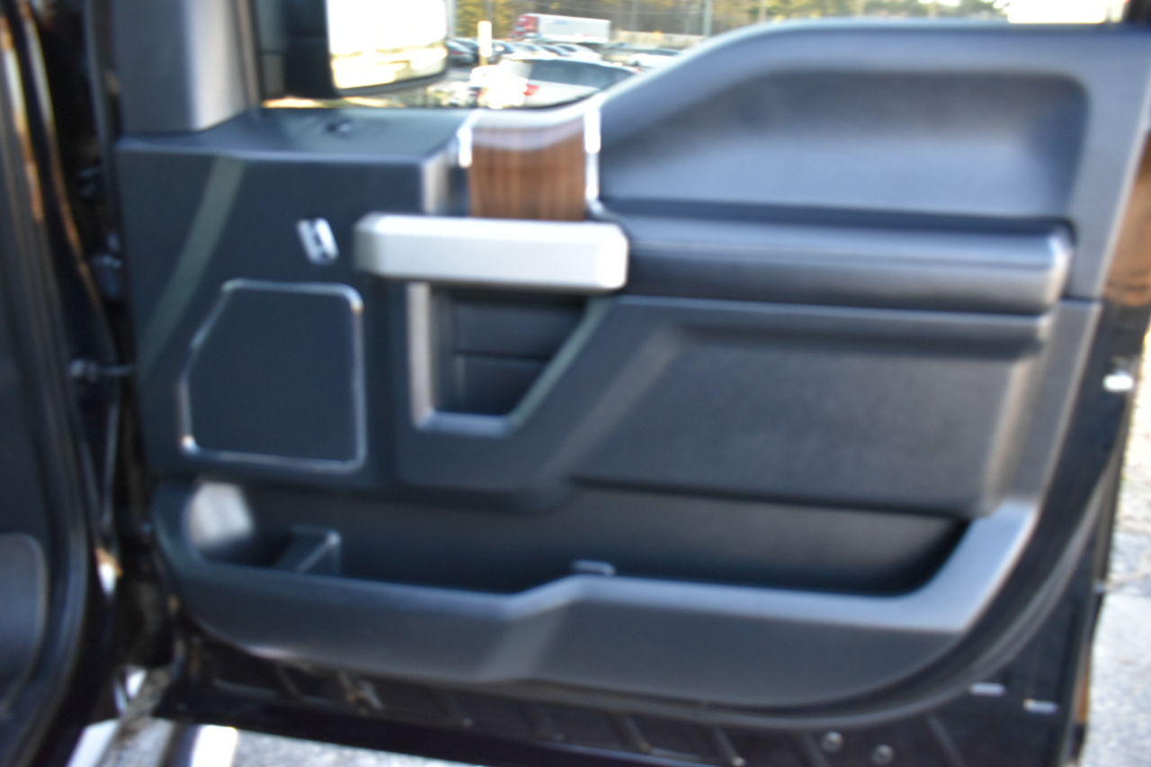 Ford F-150 Lariat SuperCrew 4WD 2017