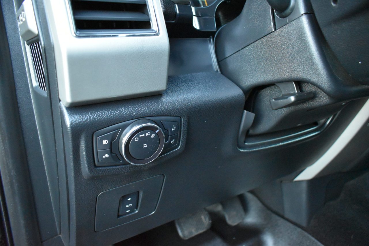 Ford F-150 Lariat SuperCrew 4WD 2017