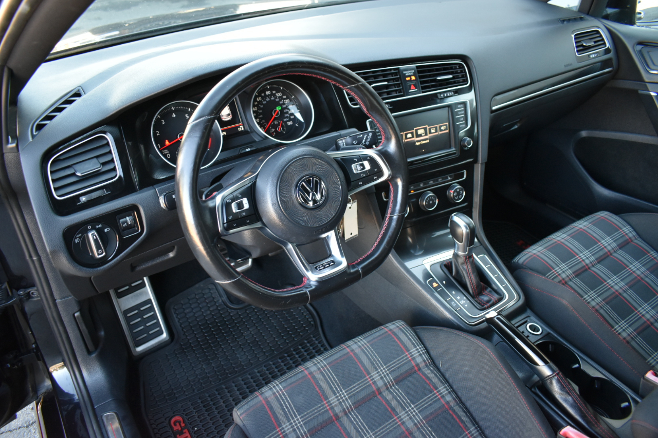 Volkswagen Golf GTI S 6A 4-Door 2017