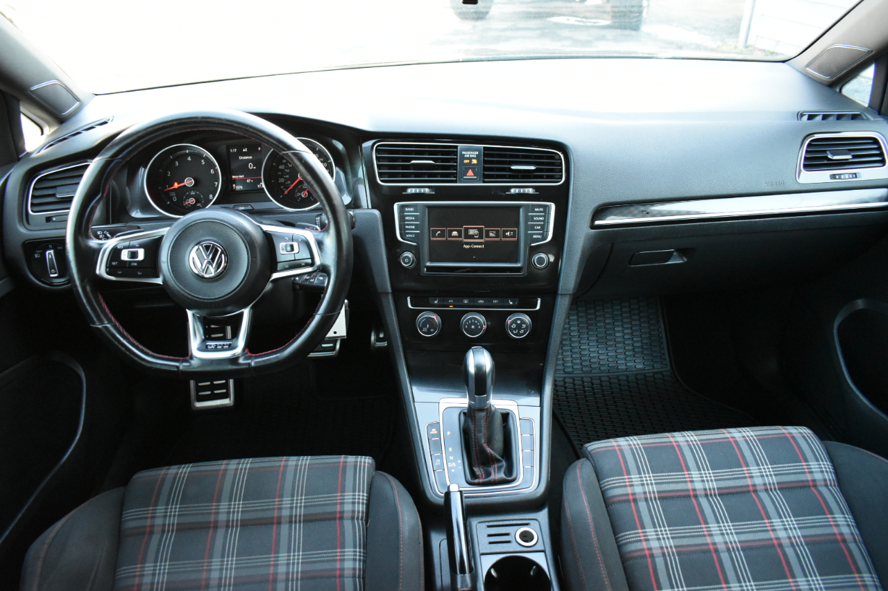 Volkswagen Golf GTI S 6A 4-Door 2017