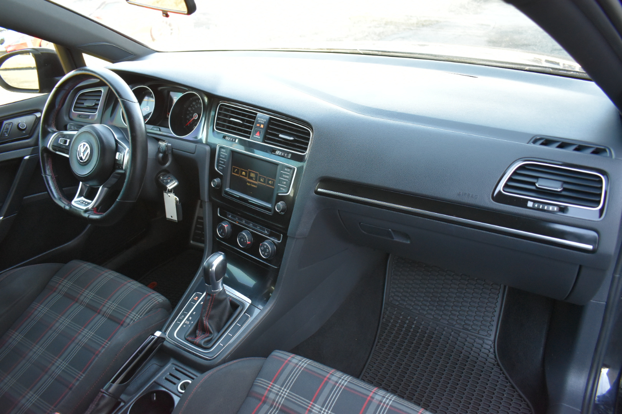 Volkswagen Golf GTI S 6A 4-Door 2017