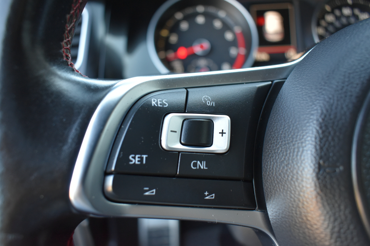 Volkswagen Golf GTI S 6A 4-Door 2017