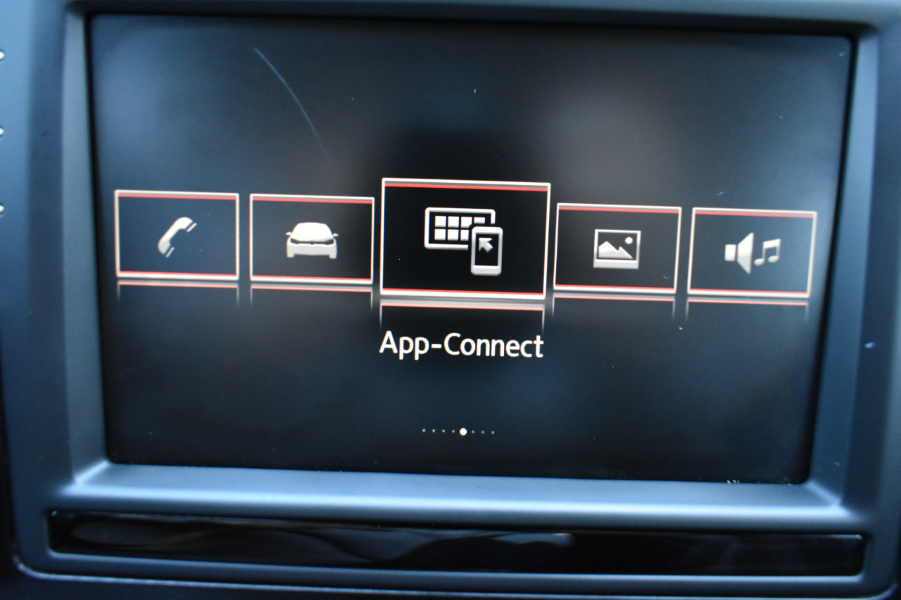 Volkswagen Golf GTI S 6A 4-Door 2017