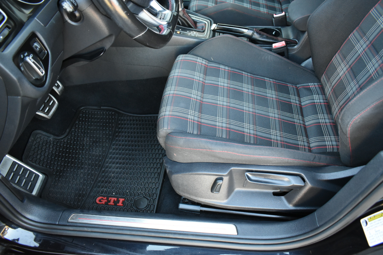 Volkswagen Golf GTI S 6A 4-Door 2017