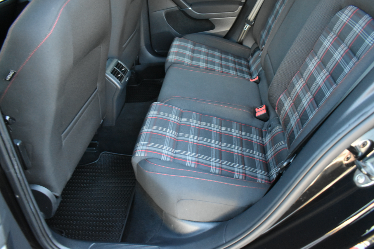 Volkswagen Golf GTI S 6A 4-Door 2017