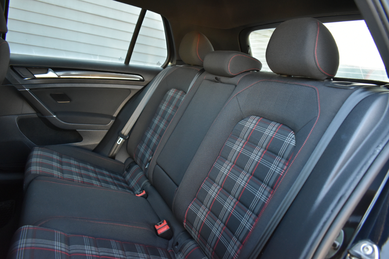 Volkswagen Golf GTI S 6A 4-Door 2017