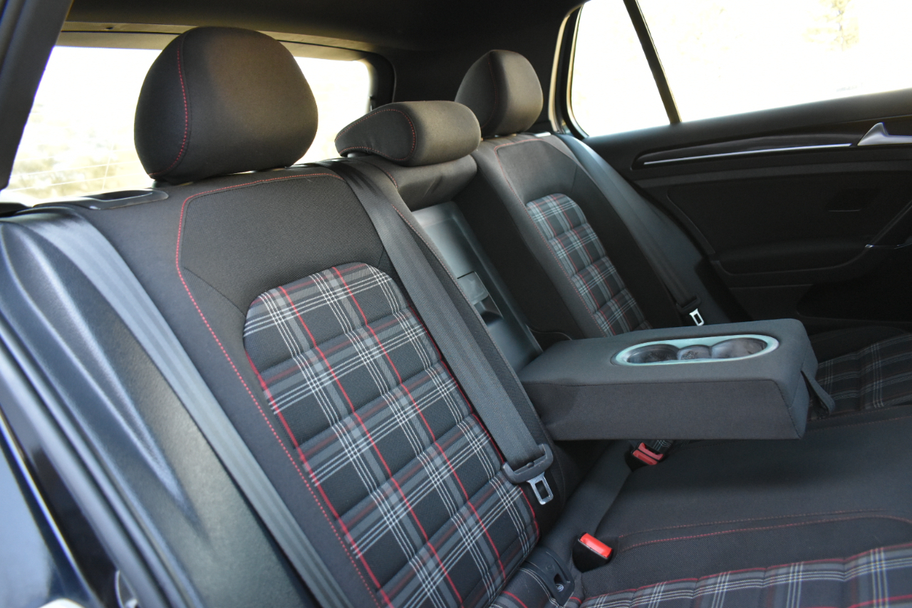 Volkswagen Golf GTI S 6A 4-Door 2017