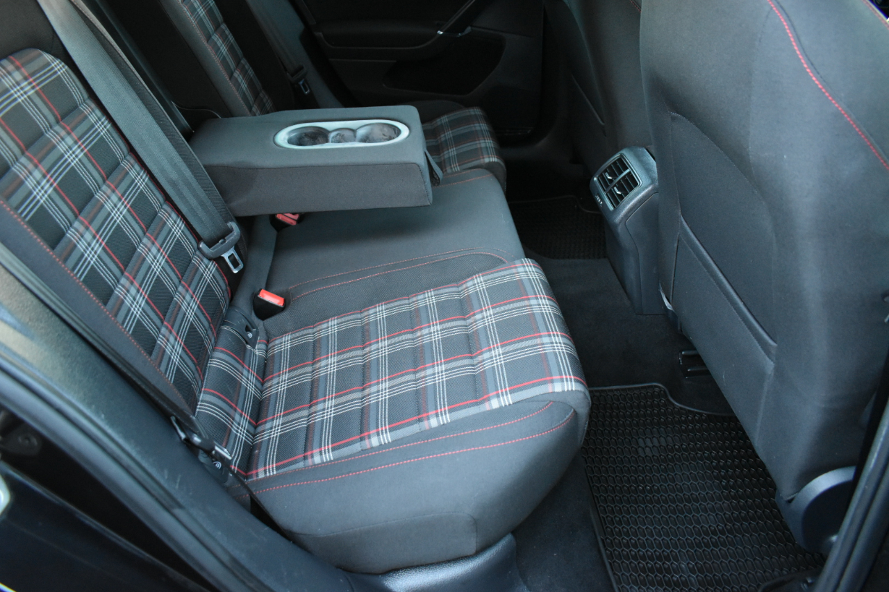 Volkswagen Golf GTI S 6A 4-Door 2017