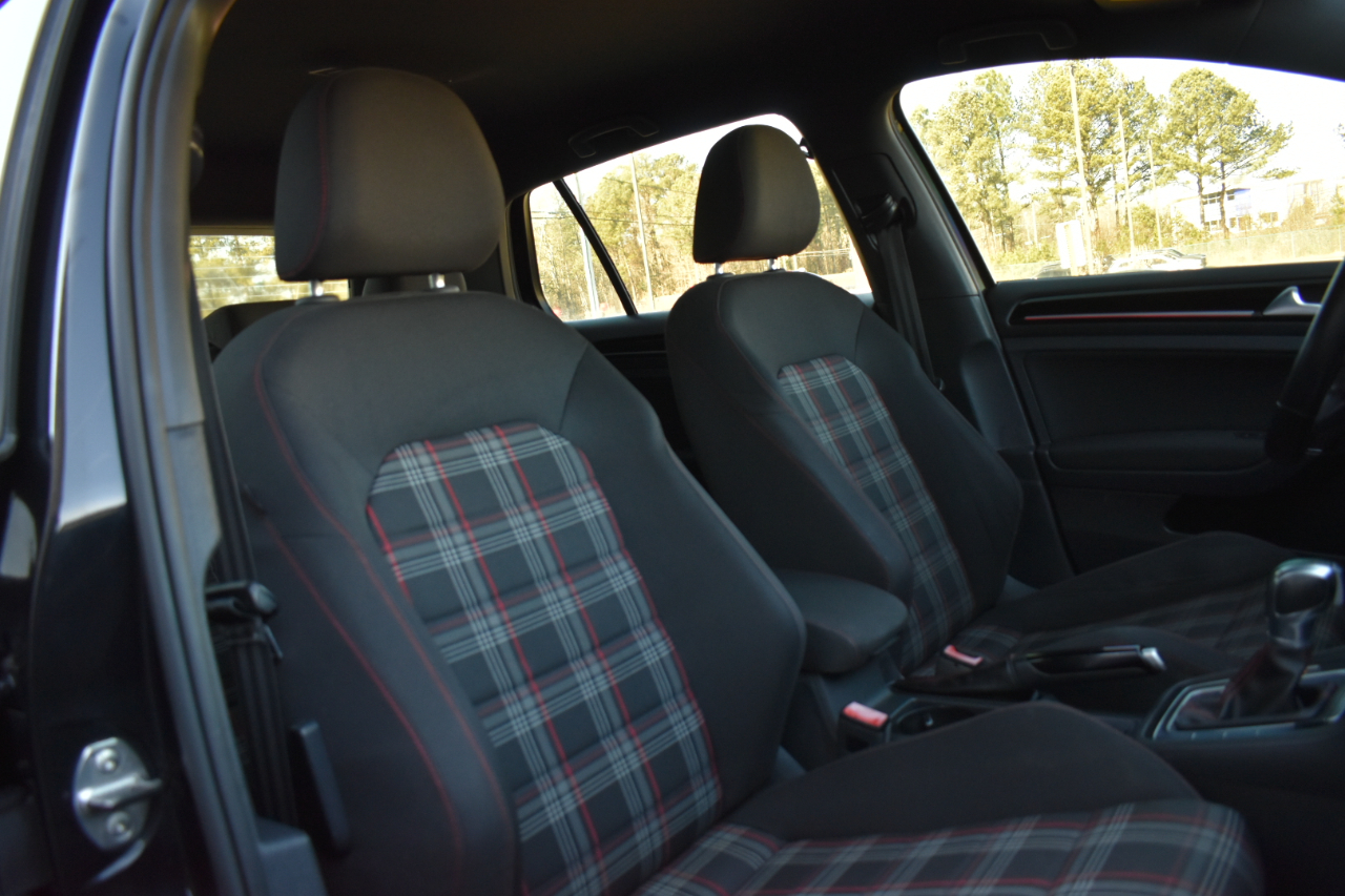 Volkswagen Golf GTI S 6A 4-Door 2017