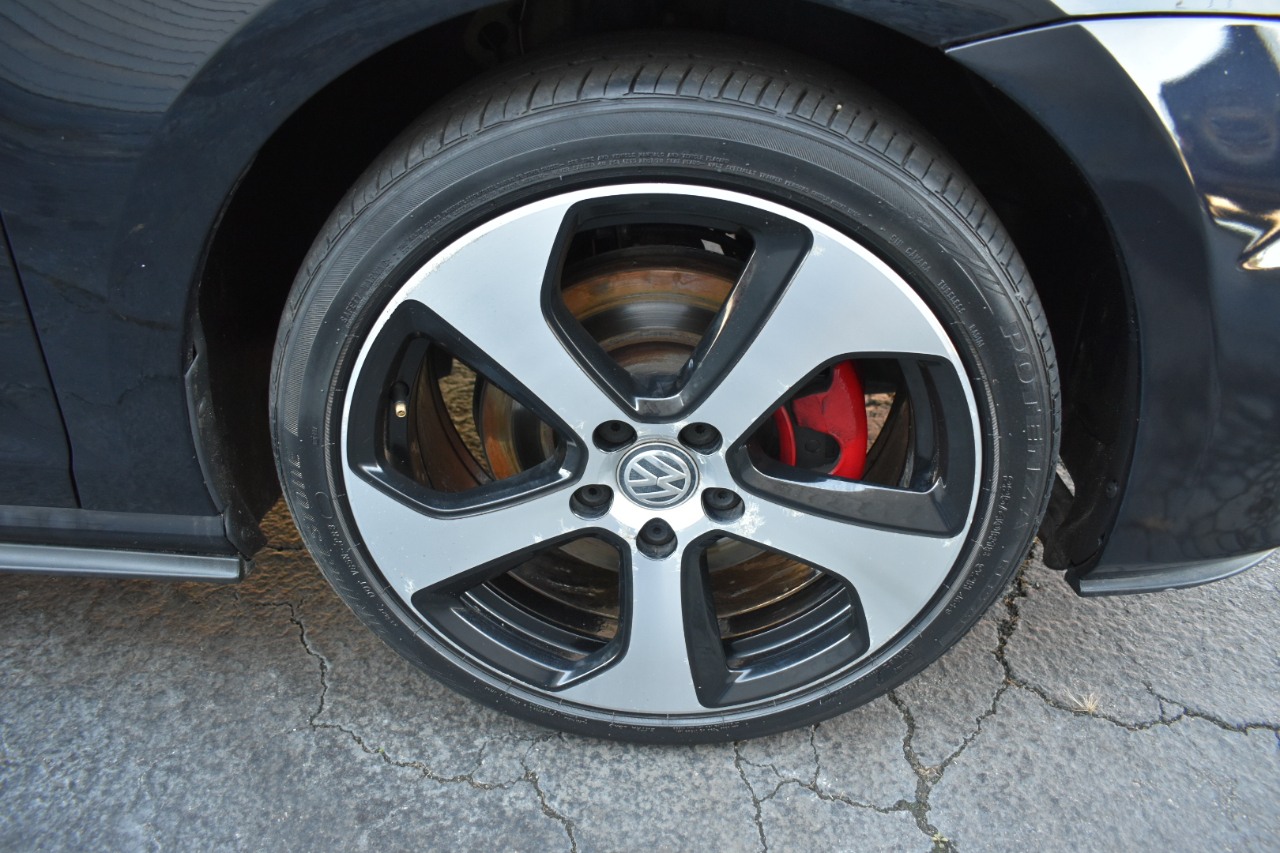 Volkswagen Golf GTI S 6A 4-Door 2017