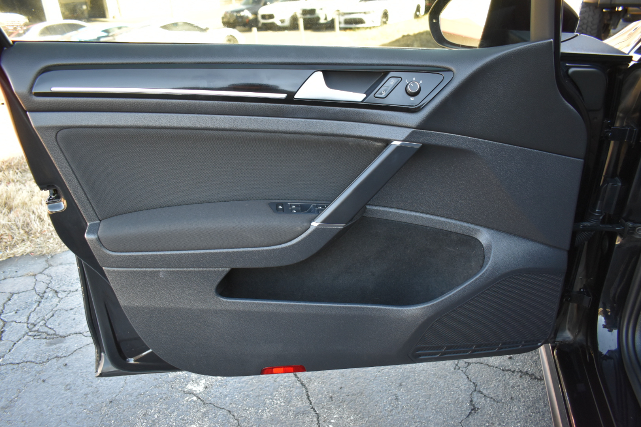 Volkswagen Golf GTI S 6A 4-Door 2017