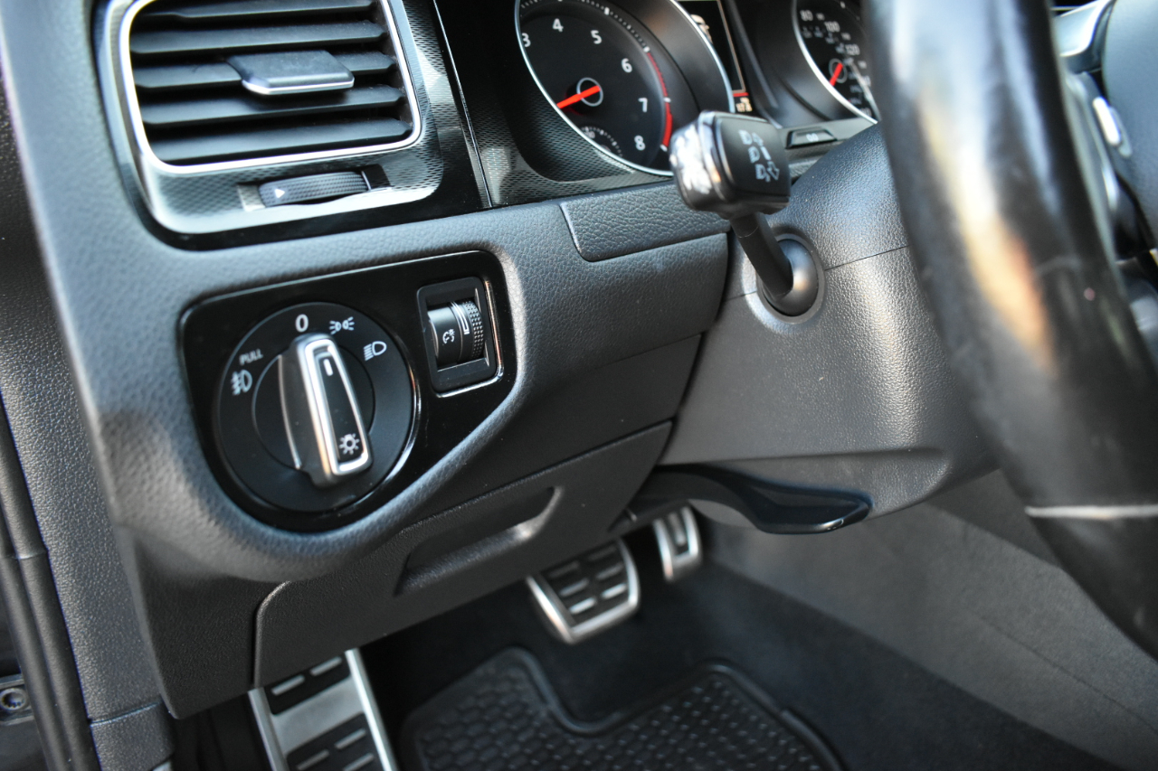 Volkswagen Golf GTI S 6A 4-Door 2017