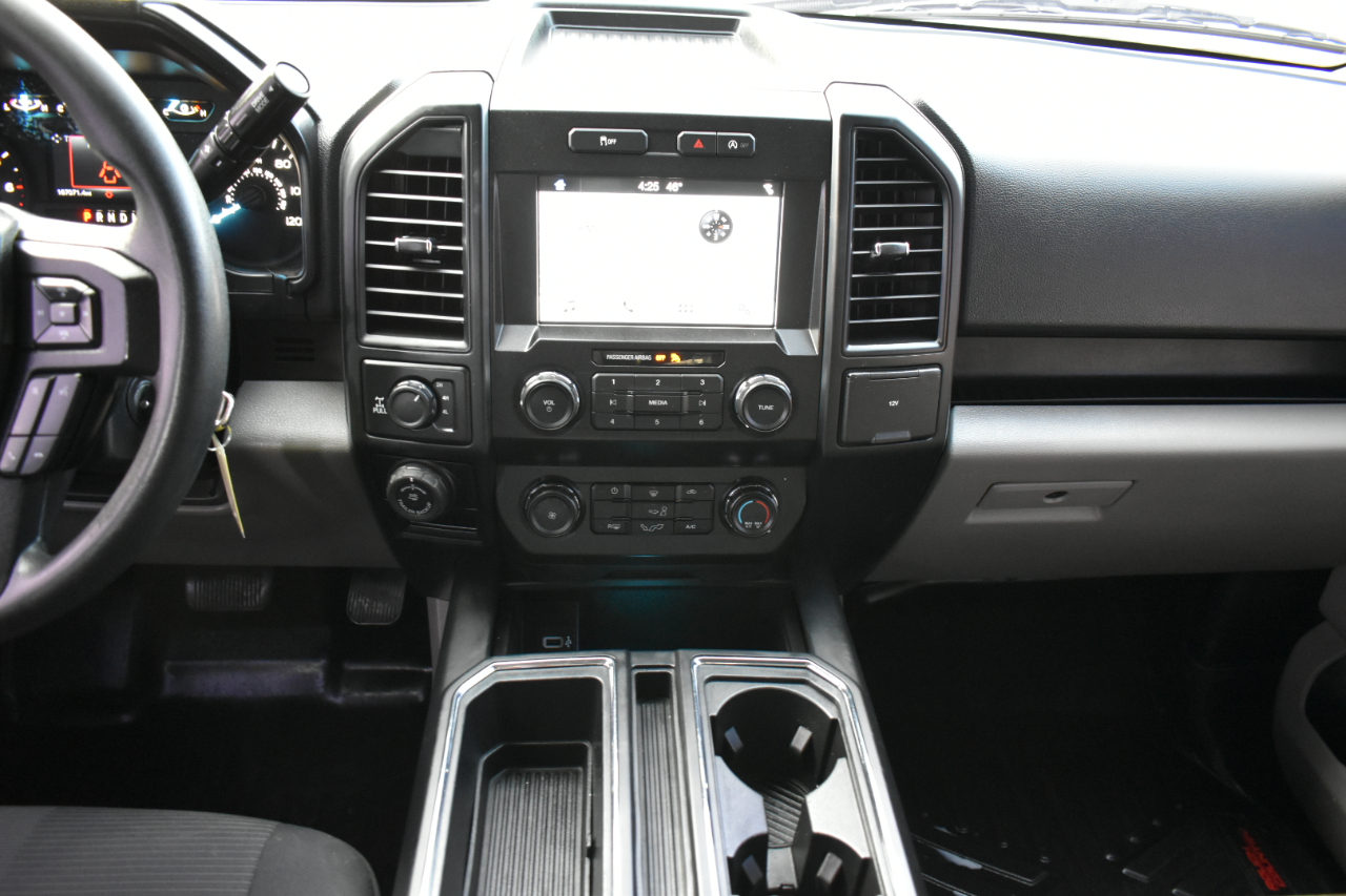 Ford F-150 4WD SuperCrew 145" STX 2019