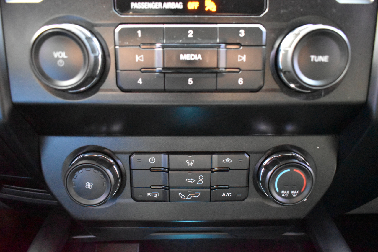 Ford F-150 4WD SuperCrew 145" STX 2019