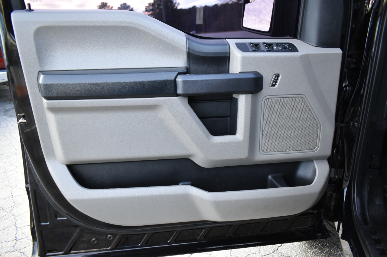 Ford F-150 4WD SuperCrew 145" STX 2019