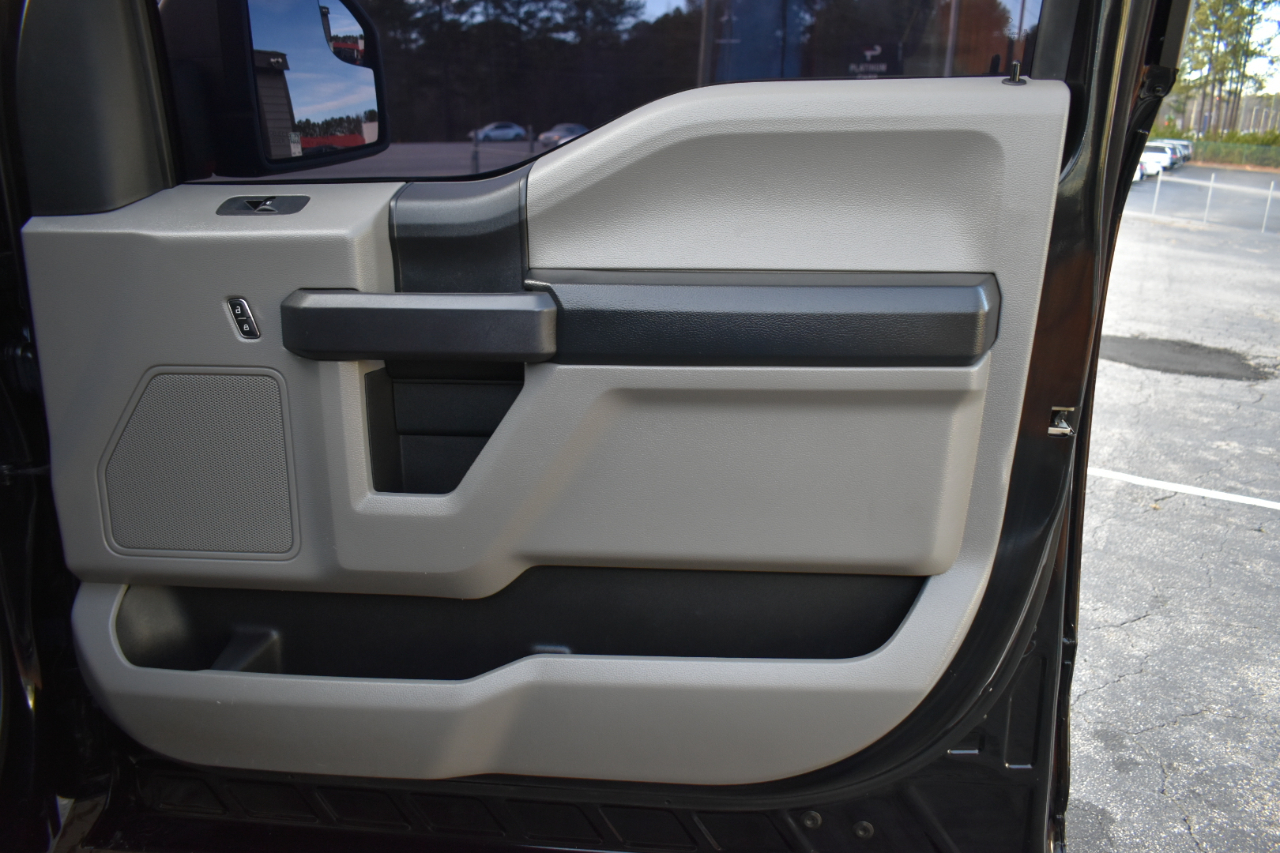 Ford F-150 4WD SuperCrew 145" STX 2019