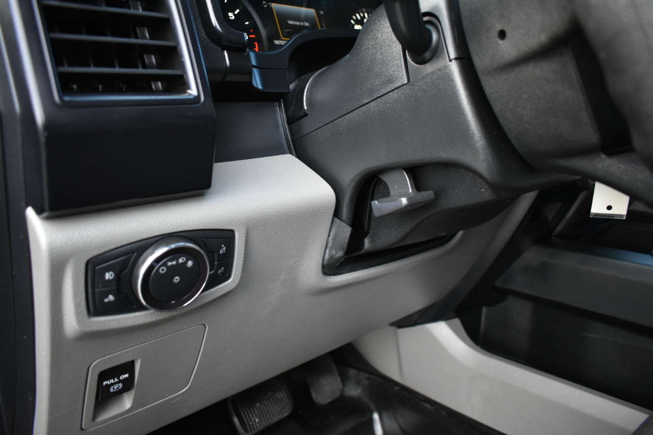 Ford F-150 4WD SuperCrew 145" STX 2019