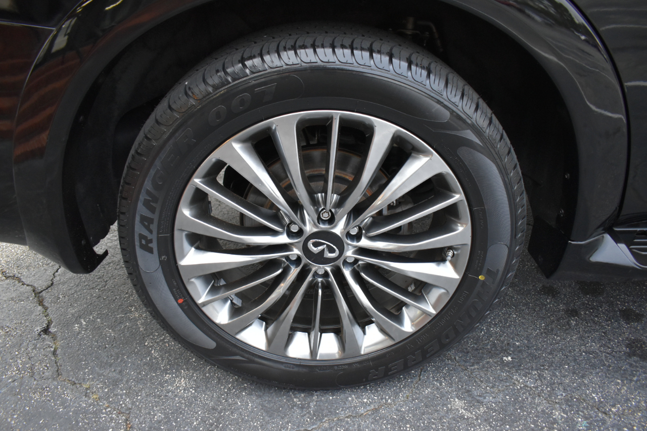 Infiniti QX80 LUXE 4WD 2019