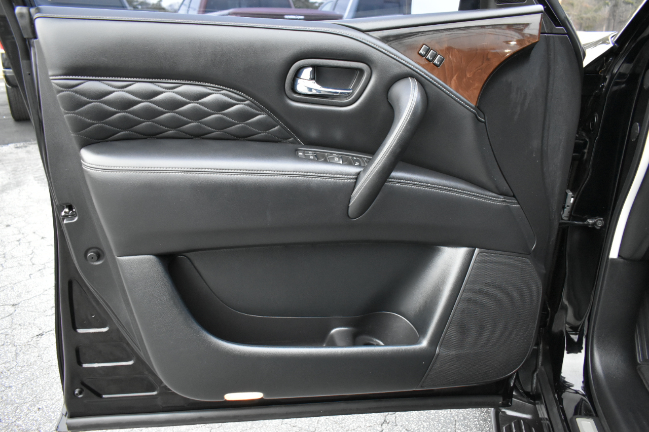 Infiniti QX80 LUXE 4WD 2019