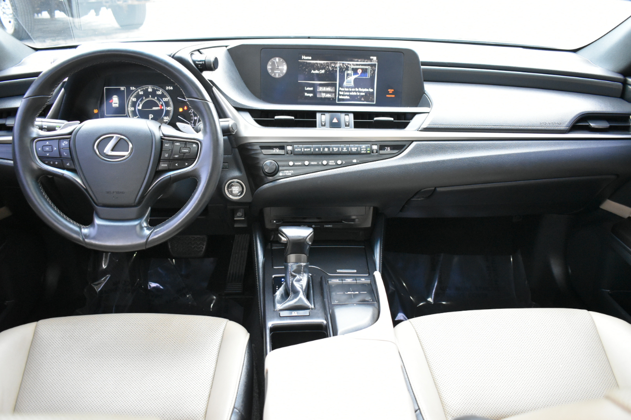 Lexus ES 350 4D Sedan 2019