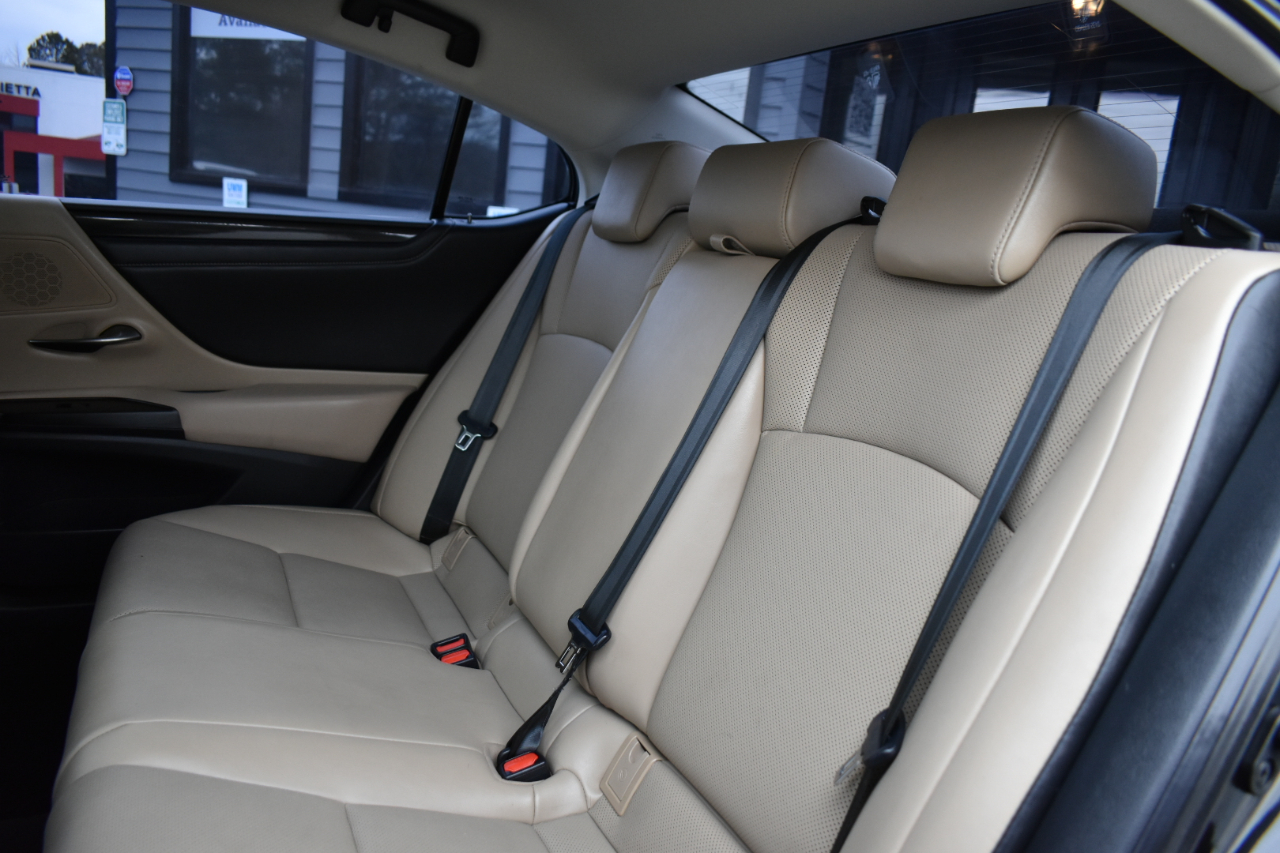 Lexus ES 350 4D Sedan 2019