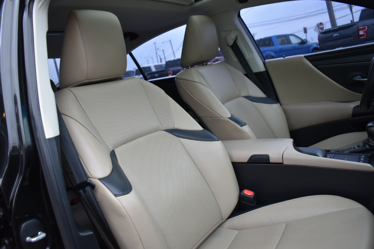 Lexus ES 350 4D Sedan 2019