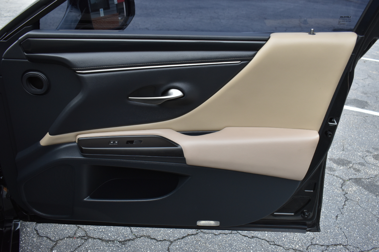 Lexus ES 350 4D Sedan 2019