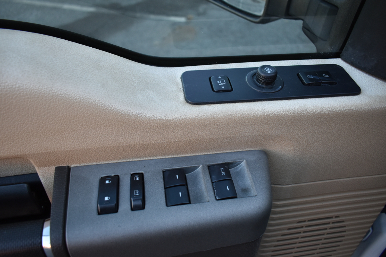 Ford F-250 SD Lariat Crew Cab 4WD 2012