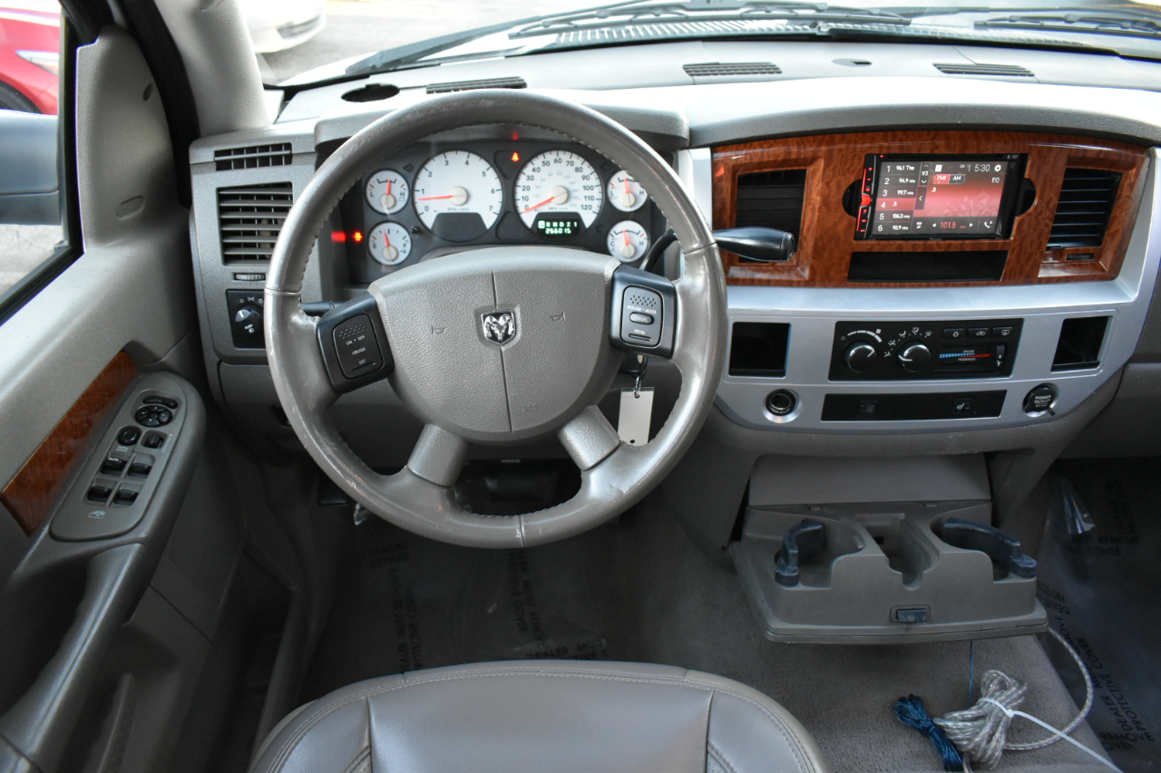 Dodge Ram 1500 Laramie Quad Cab 2WD 2006