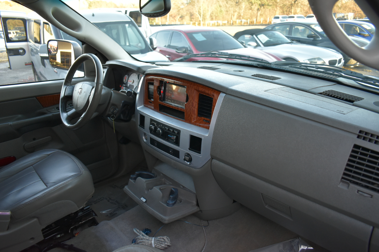 Dodge Ram 1500 Laramie Quad Cab 2WD 2006