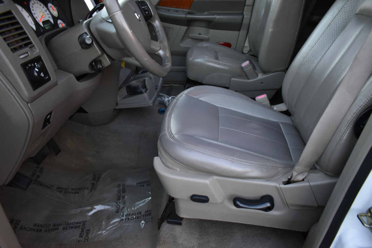 Dodge Ram 1500 Laramie Quad Cab 2WD 2006