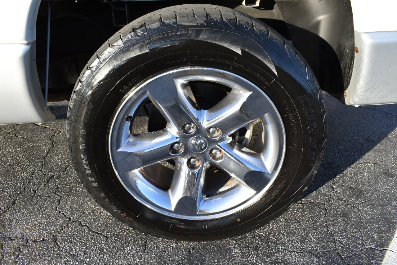 Dodge Ram 1500 Laramie Quad Cab 2WD 2006