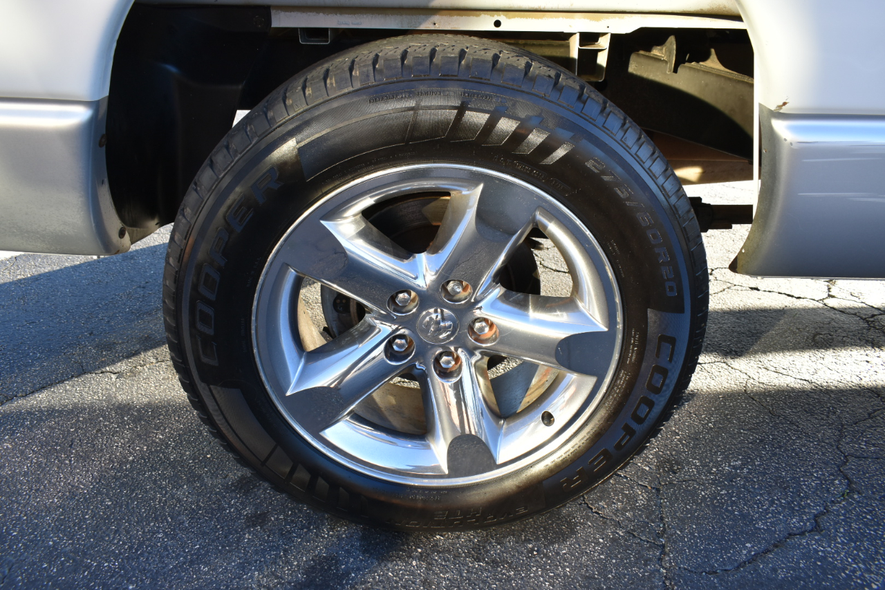 Dodge Ram 1500 Laramie Quad Cab 2WD 2006