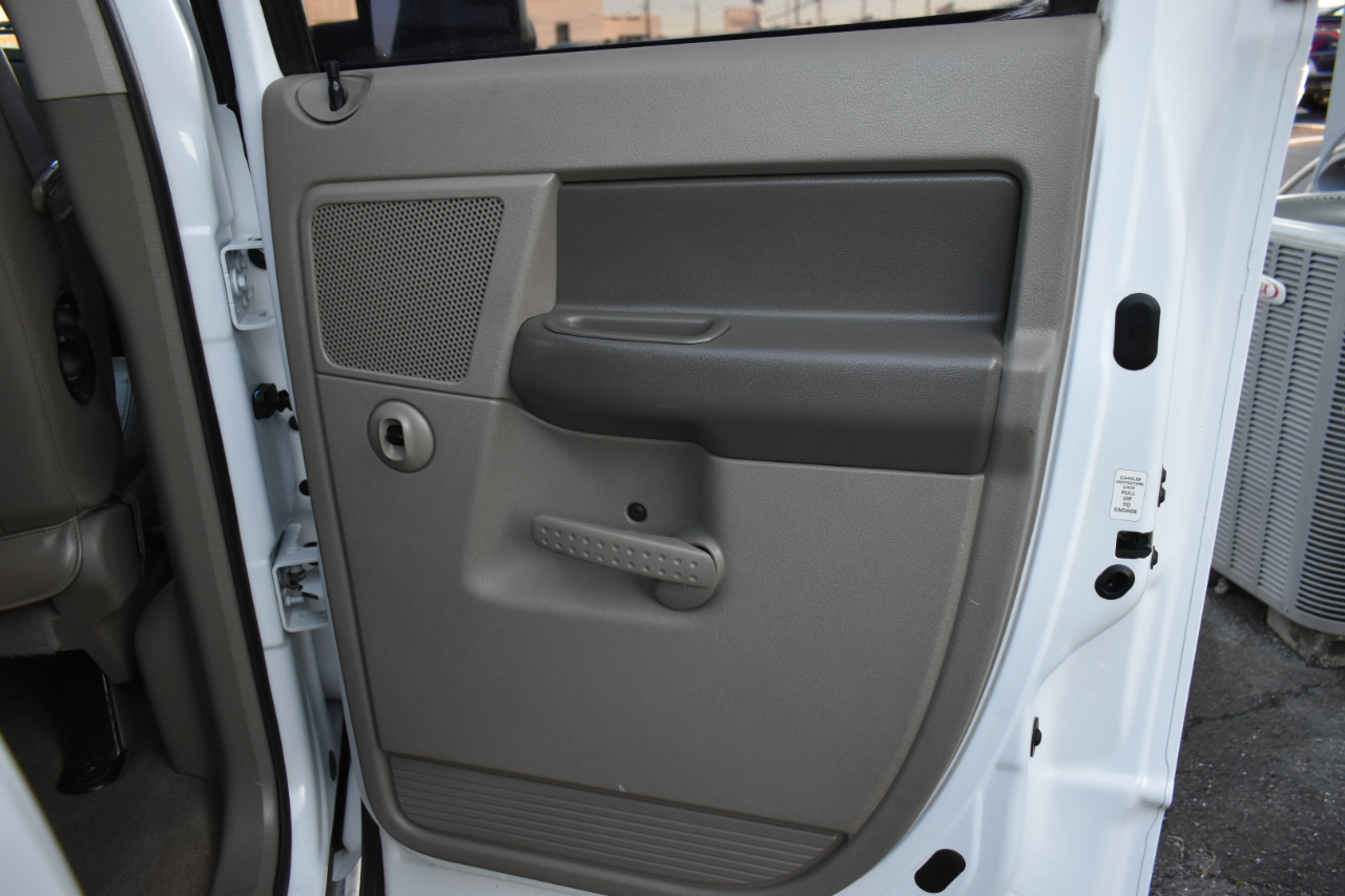 Dodge Ram 1500 Laramie Quad Cab 2WD 2006