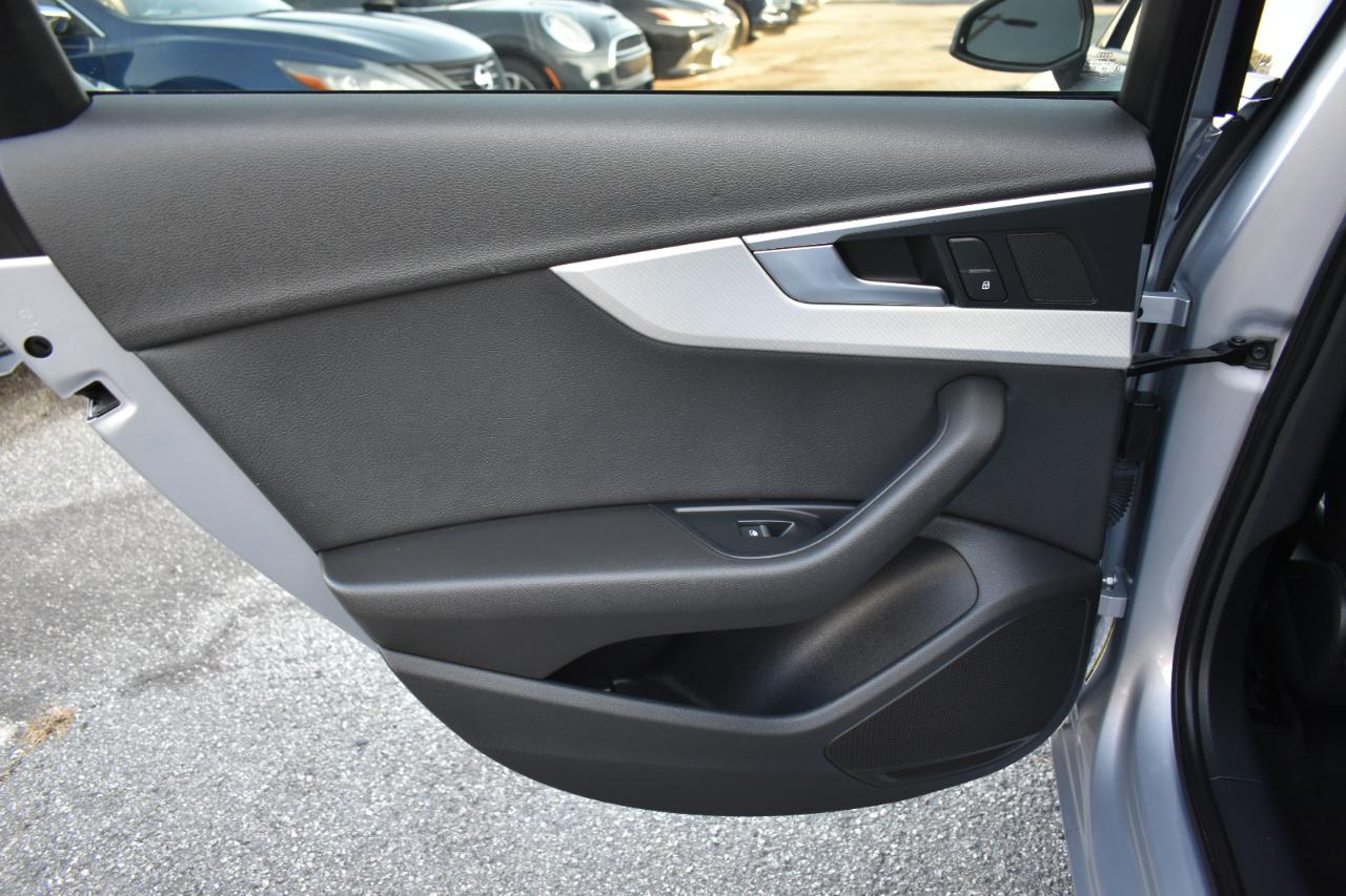 Audi A4 2.0T Premium quattro Sedan 2017