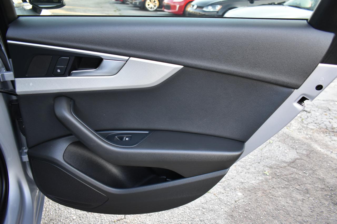 Audi A4 2.0T Premium quattro Sedan 2017