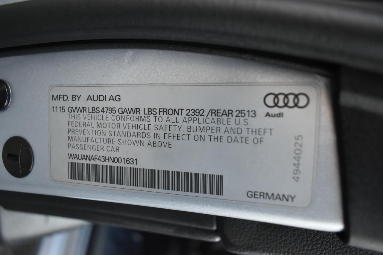 Audi A4 2.0T Premium quattro Sedan 2017