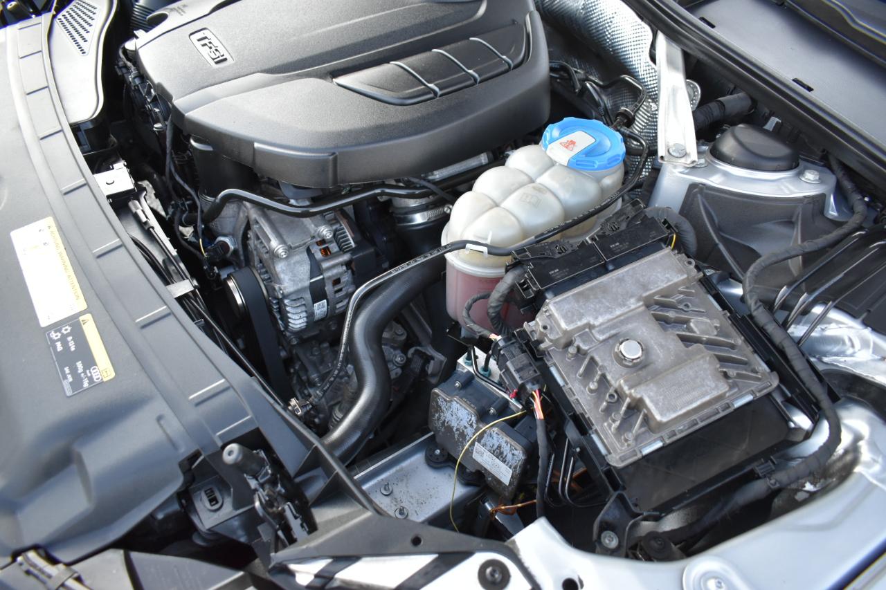 Audi A4 2.0T Premium quattro Sedan 2017