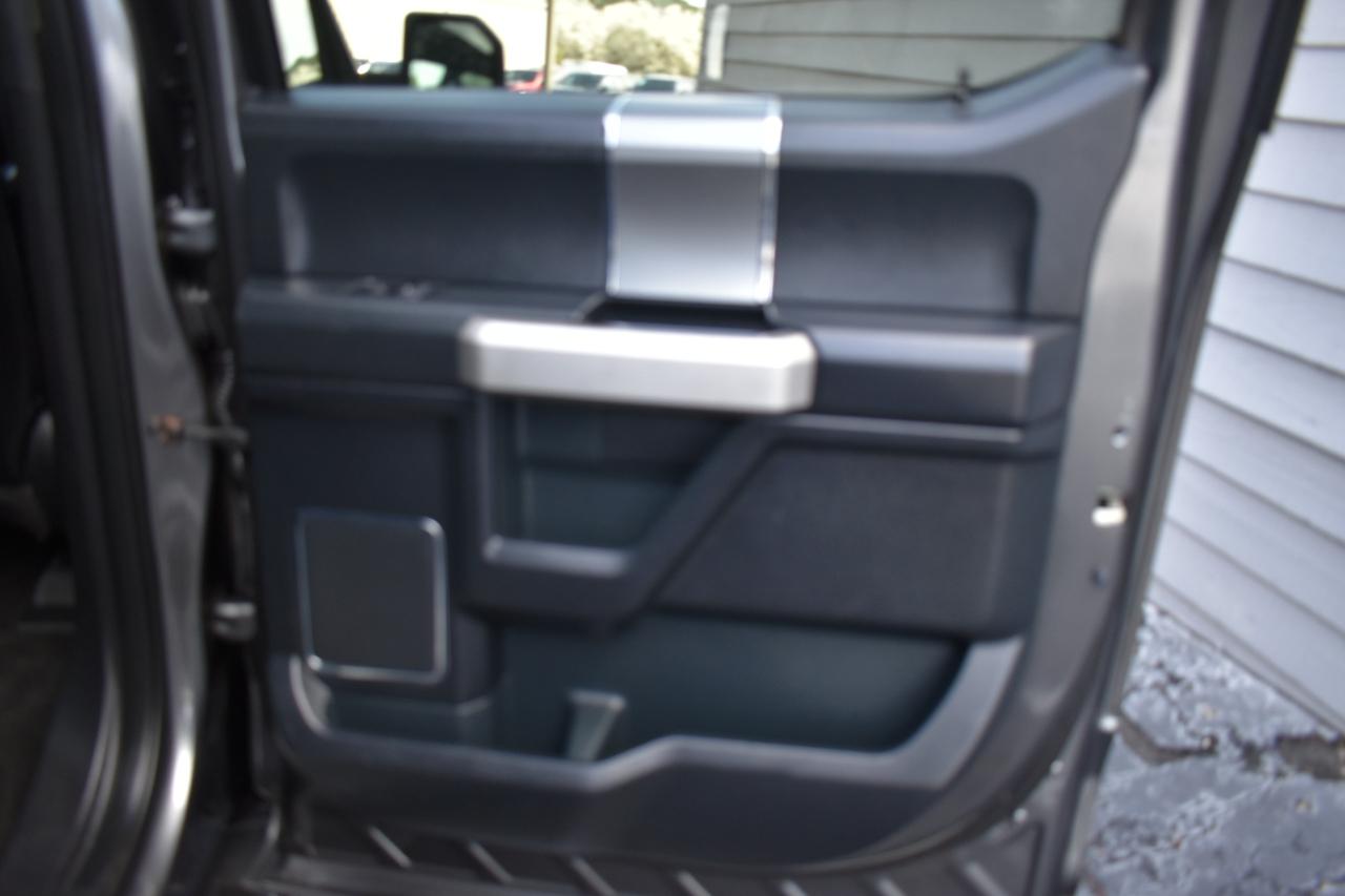 Ford F-150 Lariat SuperCrew 4WD 2015